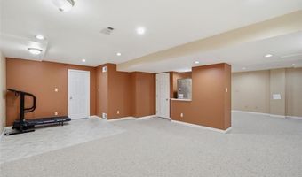 305 Oak Top Ct, Ballwin, MO 63021