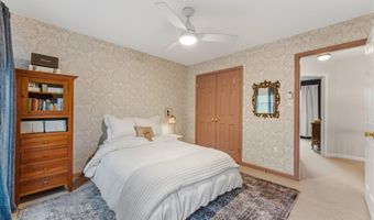 42869 NASHUA St, Ashburn, VA 20147