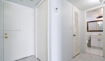 3030 Marcos Dr T-412, Aventura, FL 33160