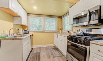 51 Normandy Ct, Middletown, NJ 07748