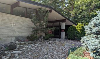 12 S Shore Ave, Beverly Shores, IN 46301