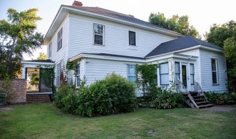 66 Weaver St, Baxley, GA 31513