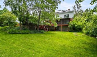 523 Nottingham Dr, Ballwin, MO 63011