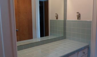 302 Baskin Ave, Bishopville, SC 29010