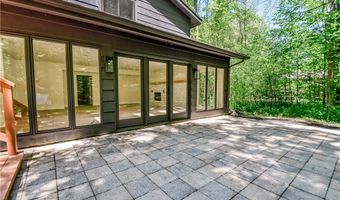 19121 Brewster Rd, Aurora, OH 44202