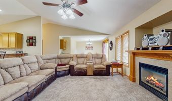 1415 Lake Shore Cir SE, Altoona, IA 50009