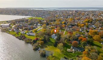 44 Bliss Mine Rd 4, Middletown, RI 02842