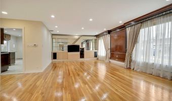 260 Oakridge Ln, Albertson, NY 11507