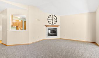 2100 Burr Oak Dr Ln B, Austin, MN 55912