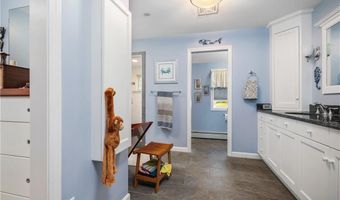 18 Valley Stream Dr, Cumberland, RI 02864