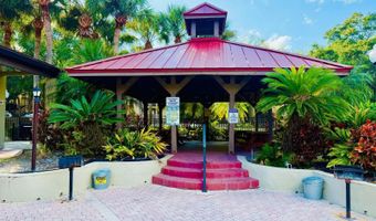 216 AFTON Sq 202, Altamonte Springs, FL 32714