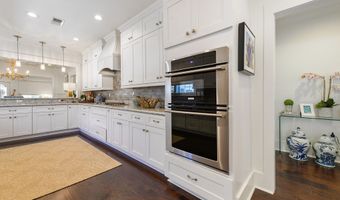 354 Main St, Bay St. Louis, MS 39520