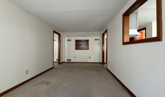 30 Aceto St, Branford, CT 06405