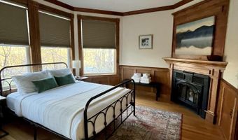 2 Mountain Ave, Bar Harbor, ME 04609