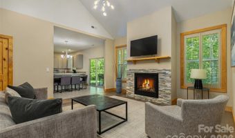 48 River Walk Dr, Asheville, NC 28804