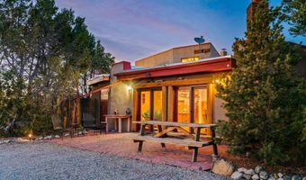 174 Hondo Seco Rd, Arroyo Hondo, NM 87513