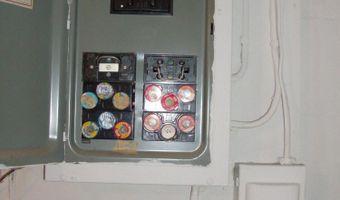 912 NE 10th Ave, Aberdeen, SD 57401