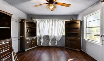 1829 W Lake Shore Dr, Alvarado, TX 76009