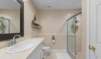 1537 Greenfield Crossing Ct, Ballwin, MO 63021