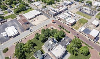 1 W Main St, Albion, IL 62806