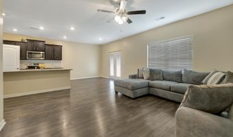 1056 FLYWAY VIEW Ln, Alabaster, AL 35007