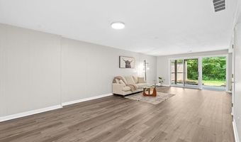2208 Applewood Ct, Ann Arbor, MI 48103