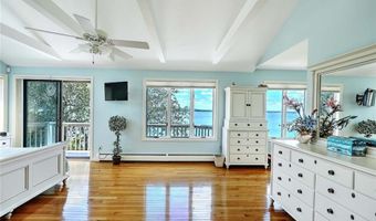 129 Seaside Dr, Jamestown, RI 02835
