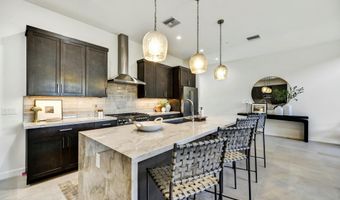 6525 E CAVE CREEK Rd 101, Cave Creek, AZ 85331