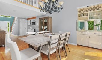 20 Beechwood Dr, Cranston, RI 02921