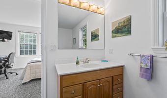 146 Parkwood Dr, Augusta, ME 04330