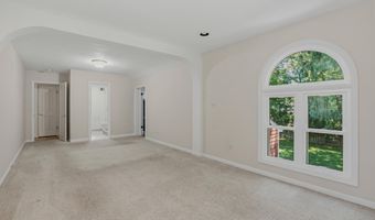 7607 MARYKNOLL Ave, Bethesda, MD 20817
