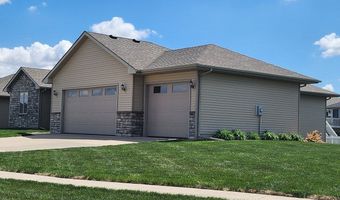 1415 Lake Shore Cir SE, Altoona, IA 50009