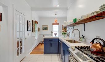 24 Hunter Ave, Newport, RI 02840
