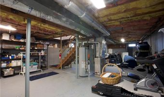 70 Pettee Ave, North Kingstown, RI 02852