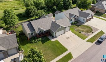 1409 W Creekside Dr, Brandon, SD 57005
