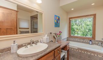 932 Emerald Pines Dr, Arnolds Park, IA 51331