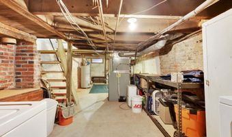24 E HAMBURG St, Baltimore, MD 21230