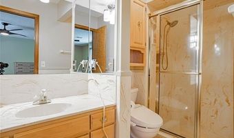32 SE Shadowlake Dr 32, Bartlesville, OK 74006