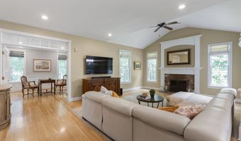 134 Kingswood Dr, Avon, CT 06001