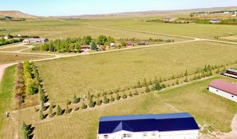 402 8th St NE, Bowman, ND 58623