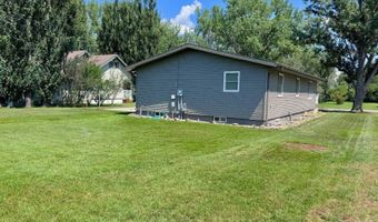 205 5th Ave NW, Bowman, ND 58623