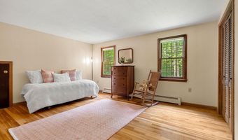 6 Winterberry Dr, Amherst, NH 03031