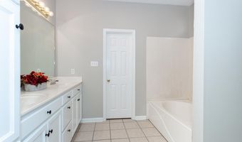 9591 Pecan Tree Dr, Baton Rouge, LA 70810