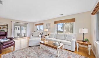 366 Maple Ave, Old Saybrook, CT 06475