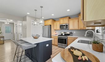 317 31st St SE, Altoona, IA 50009