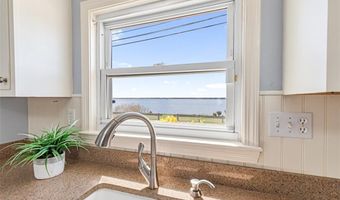 15 Shore Dr, Barrington, RI 02806