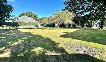426 Metacom Ave 2, Bristol, RI 02809