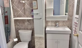 104 Lakewood Dr, Adrian, MI 49221