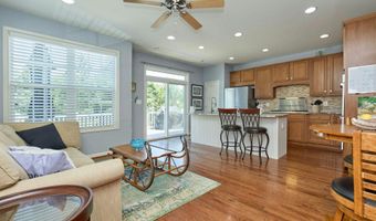 25066 CROXLEY GREEN Sq, Aldie, VA 20105