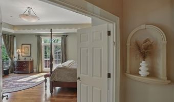 7 Champagne Ter, Bedford, NH 03110